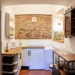 Apartment No5 Szlak Street